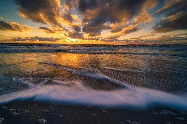 Jaynes Gallery 아티스트의 USA-New Jersey-Cape May National Seashore-Sunset on ocean and shore작품입니다.